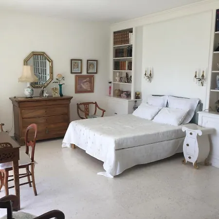 Chez Mamouska Bed & Breakfast