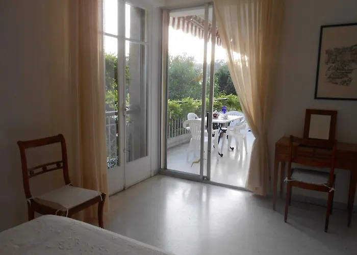 Chez Mamouska Bed & Breakfast 3*