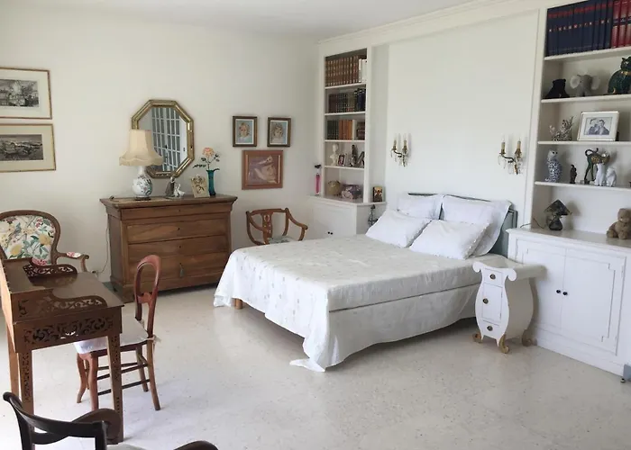 Chez Mamouska Bed & Breakfast